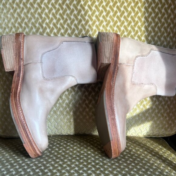 FREE PEOPLE Arlo Santa Fe Lush Natural Tan Elastic Croc Chelsea Boots - Picture 12 of 16